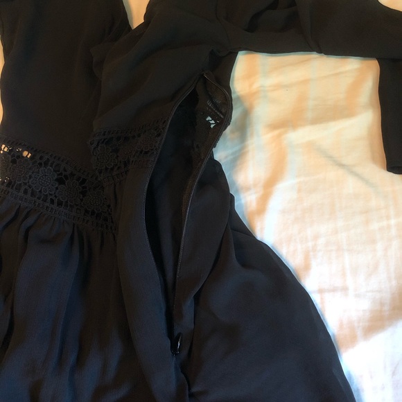 Black dress - Picture 4 of 5